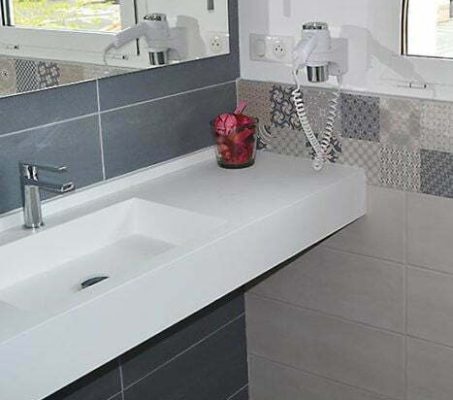 chambre-vue-mer-hotel-hendaye-proche-espagne-balneo-1024x433